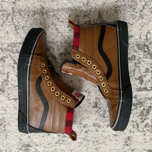 Men’s Vans Boots w/ Buffalo Plaid lining 9.5